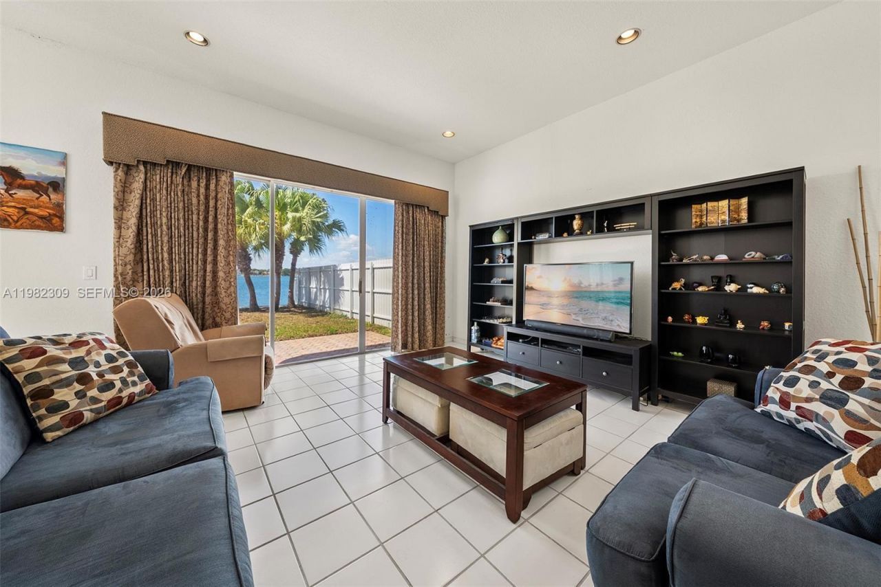 14759 SW 132nd Pl, Miami, FL 33186 Photo