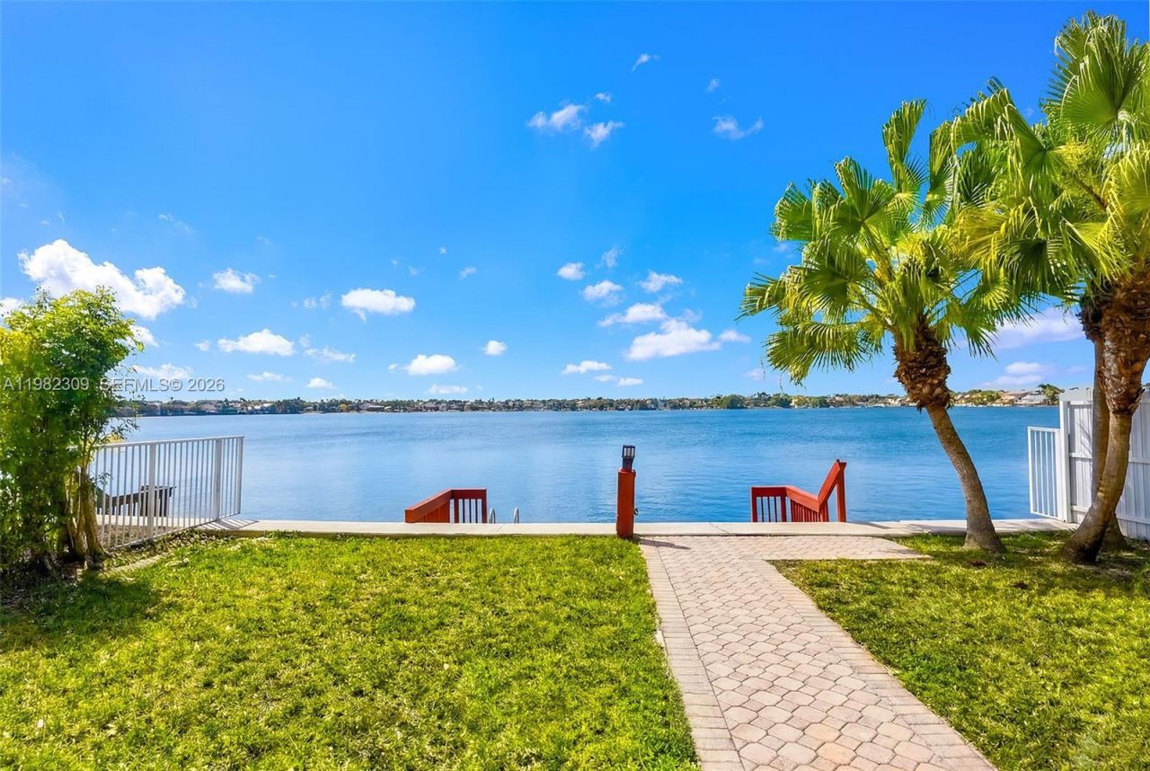 14759 SW 132nd Pl, Miami, FL 33186 Photo