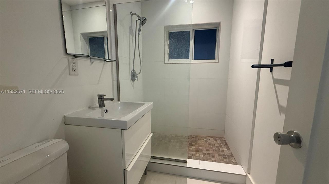 560 NE 67th St , Unit 1, Miami, FL 33138 Photo