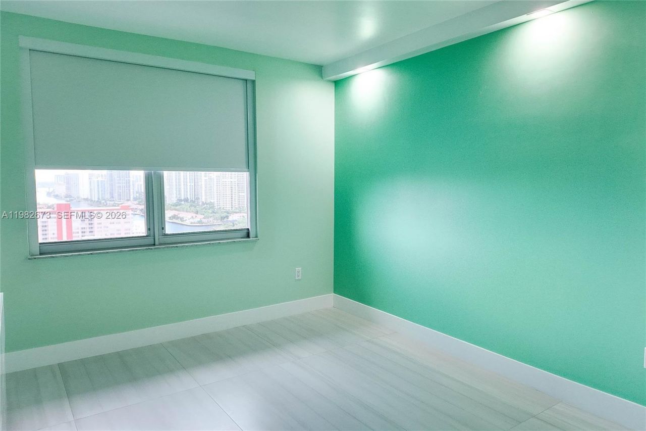 1985 S Ocean Dr, Unit 22E, Hallandale Beach, FL 33009 Photo