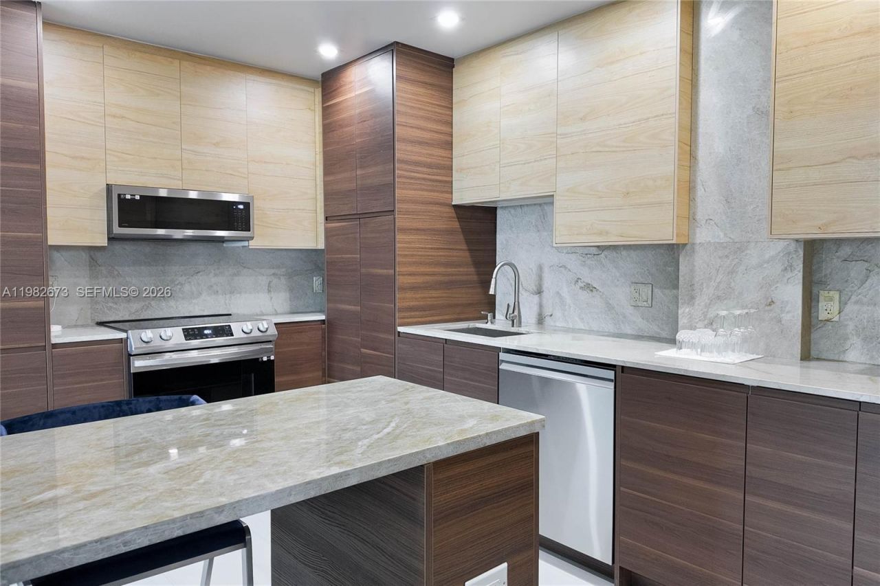 1985 S Ocean Dr, Unit 22E, Hallandale Beach, FL 33009 Photo