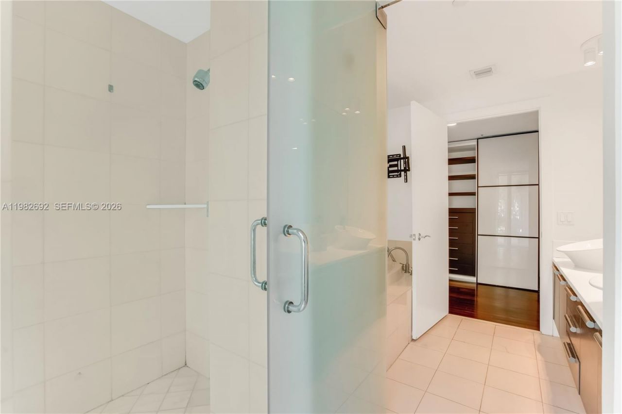 2950 NE 188th St, Unit 150, Aventura, FL 33180 Photo