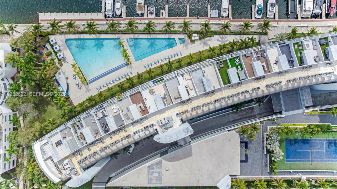 2950 NE 188th St, Unit 150, Aventura, FL 33180 Photo