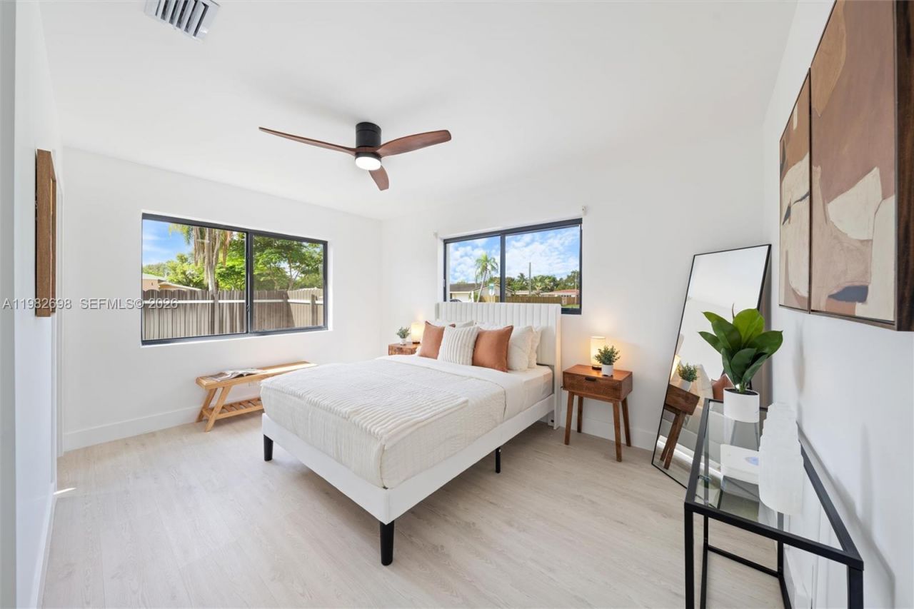 1305 N 31st Rd , Hollywood, FL 33021 Photo