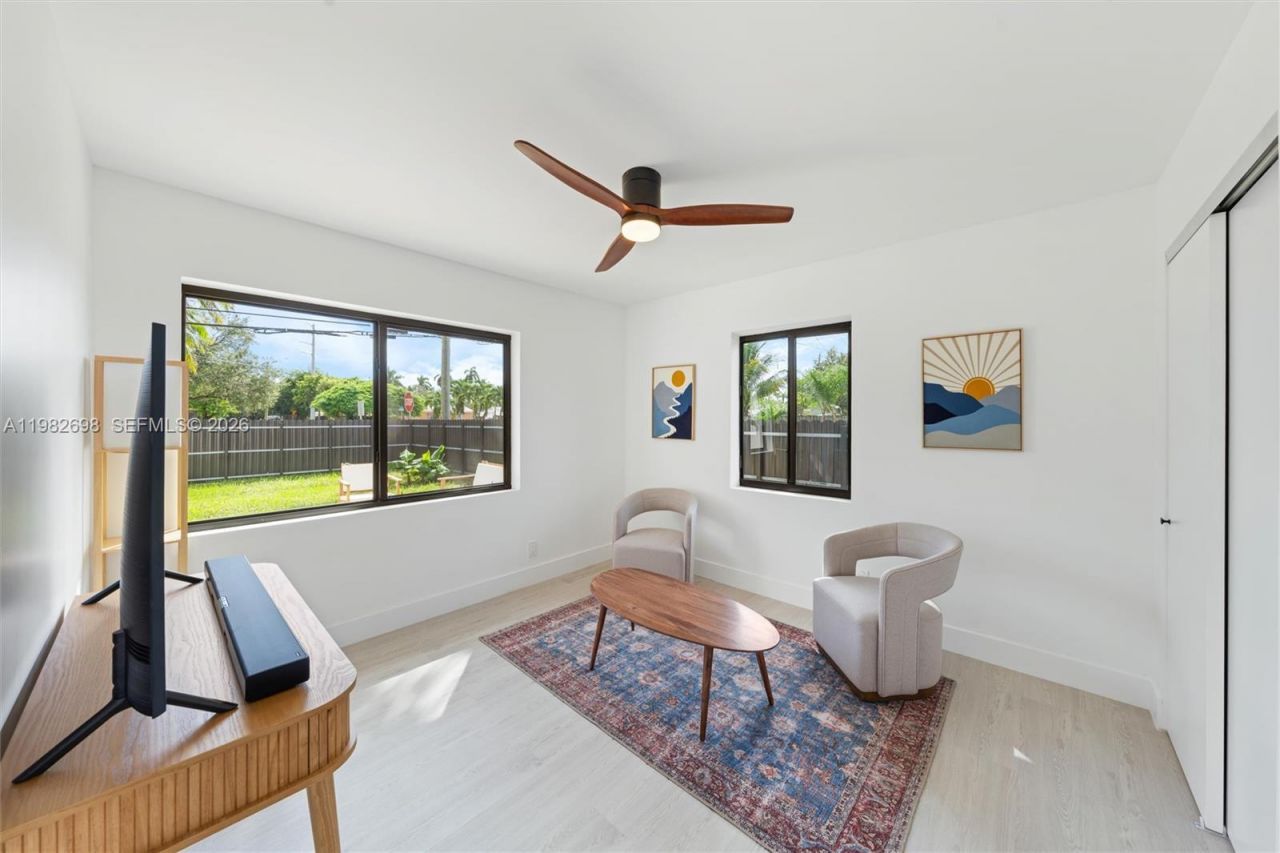 1305 N 31st Rd , Hollywood, FL 33021 Photo