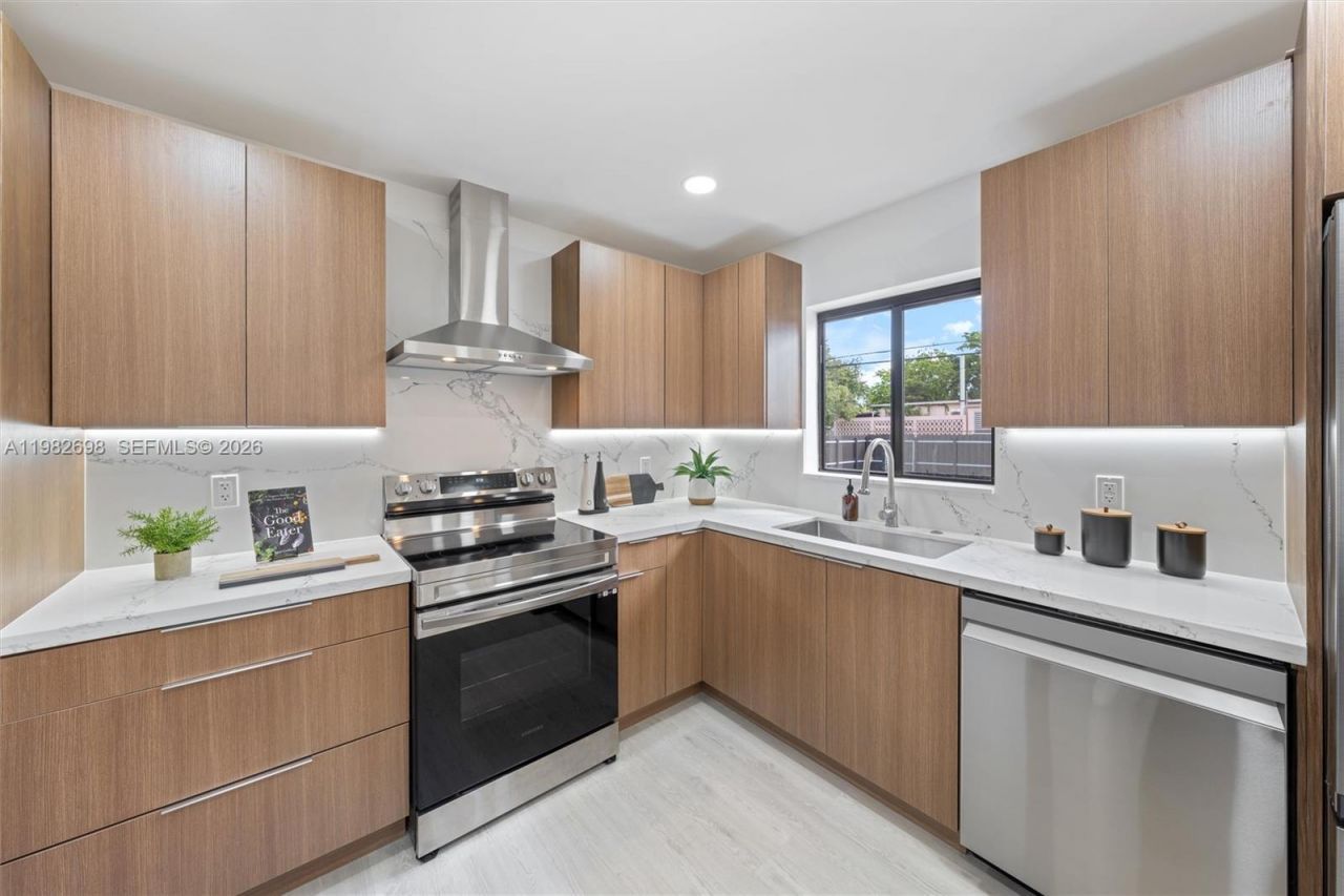 1305 N 31st Rd , Hollywood, FL 33021 Photo