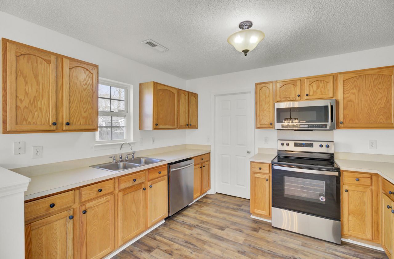 108 Concord Street Photo 11