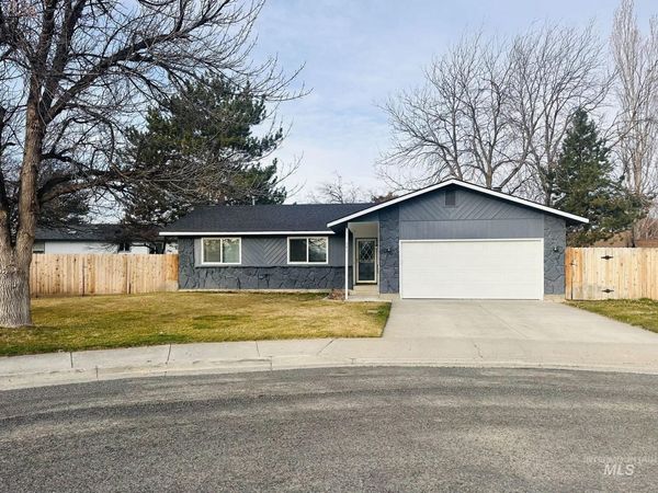 551 Park Meadows Cir, Twin Falls, ID 83301