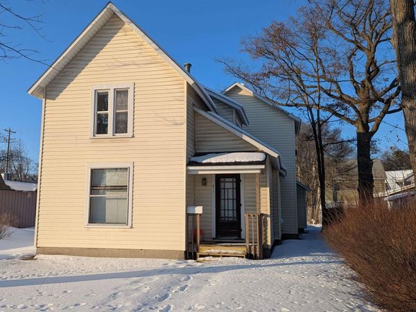 611 Eighth Street E, Traverse City, MI 49686