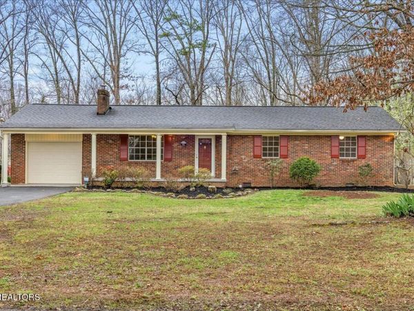 861 Forest Heights Circle, Lenoir City, TN 37772