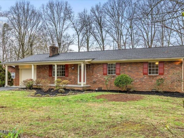 861 Forest Heights Circle, Lenoir City, TN 37772