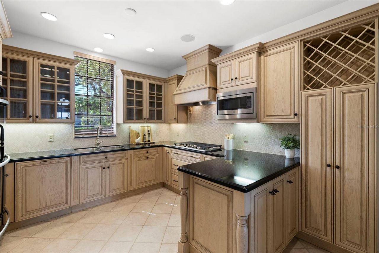 5010 Bayshore Boulevard, Unit 4, Tampa, FL 33611 Photo