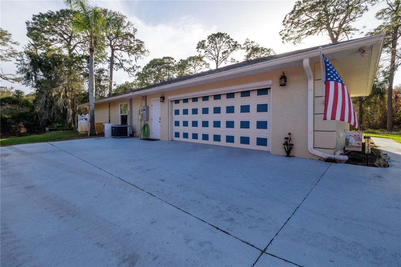 633 Art Center Avenue , New Smyrna Beach, FL 32168 Photo