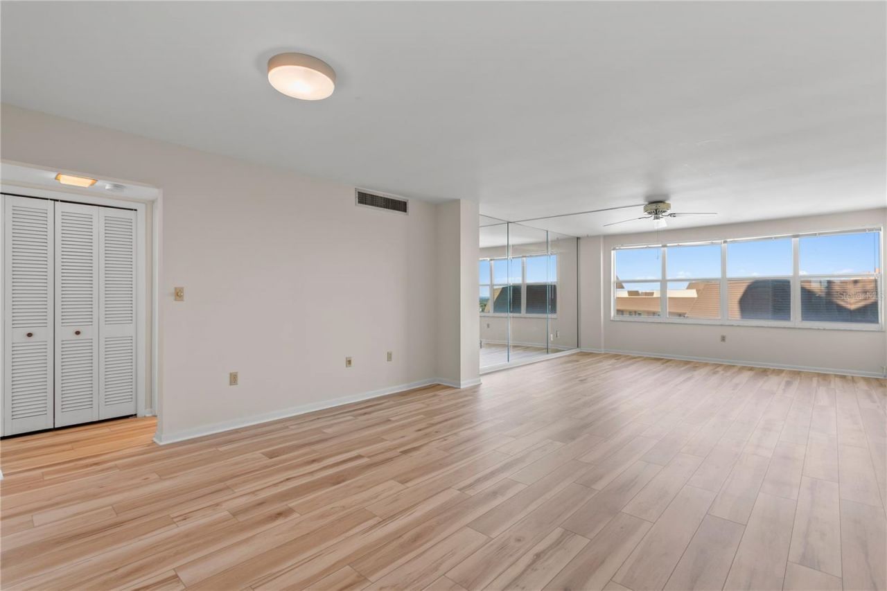 5200 Brittany Drive S, Unit 4-1102, Saint Petersburg, FL 33715 Photo