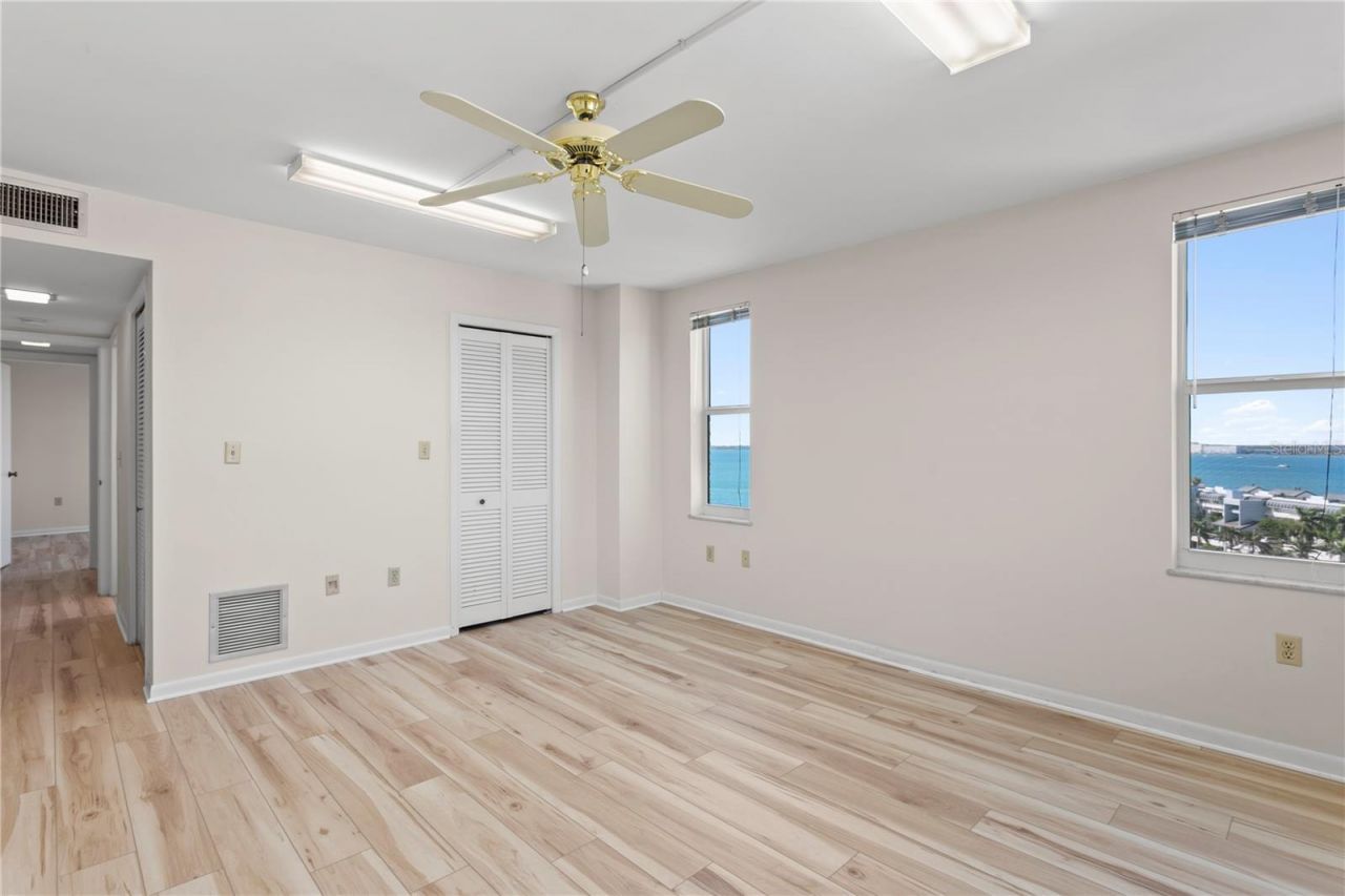 5200 Brittany Drive S, Unit 4-1102, Saint Petersburg, FL 33715 Photo