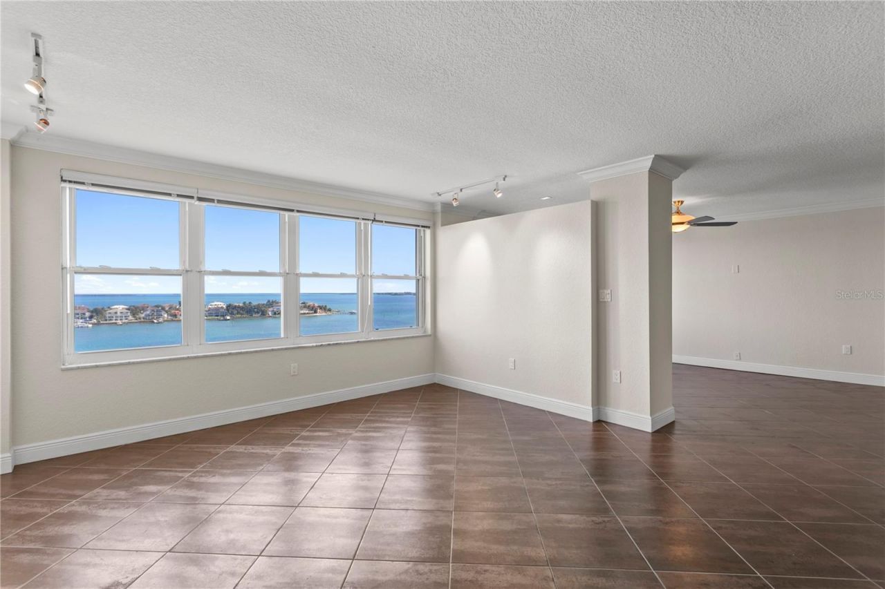 5200 Brittany Drive S, Unit 4-1102, Saint Petersburg, FL 33715 Photo