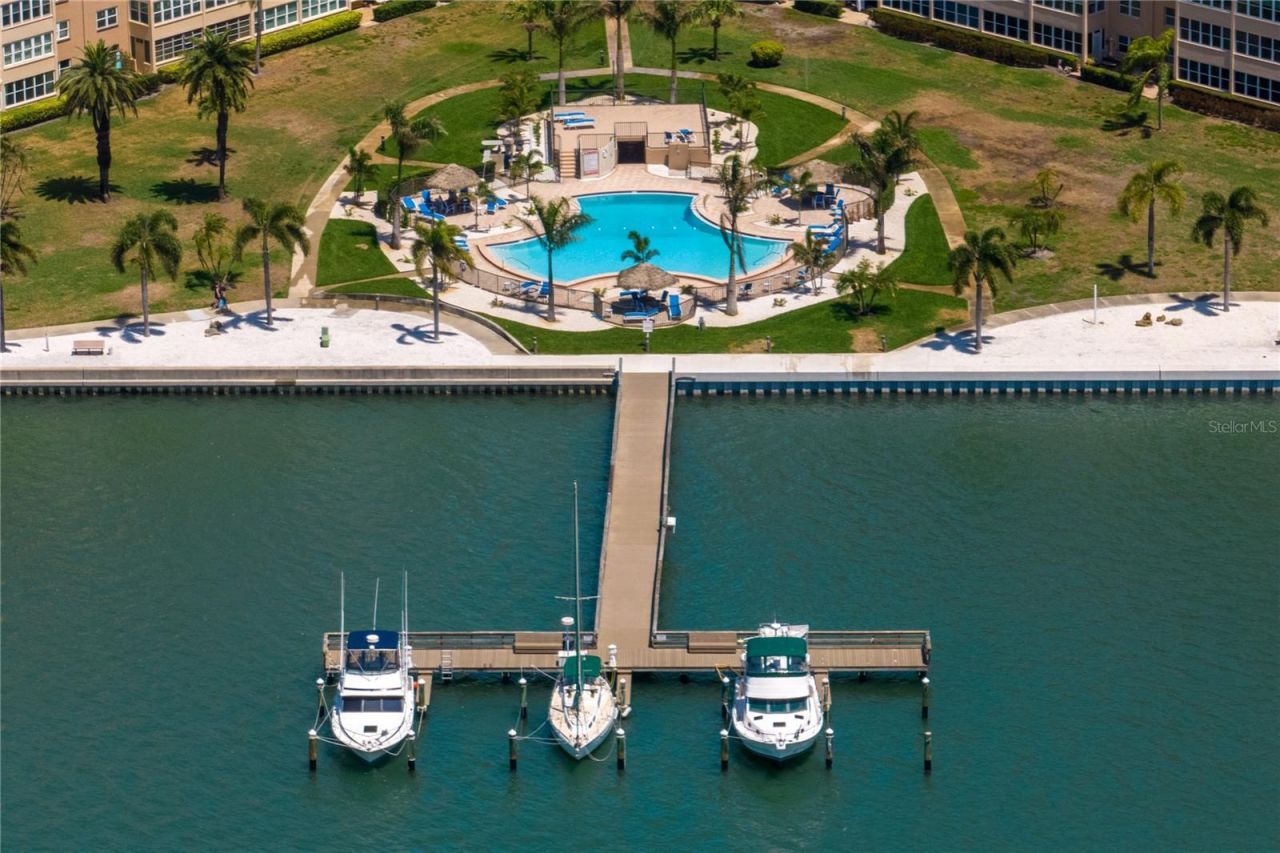 5200 Brittany Drive S, Unit 4-1102, Saint Petersburg, FL 33715 Photo