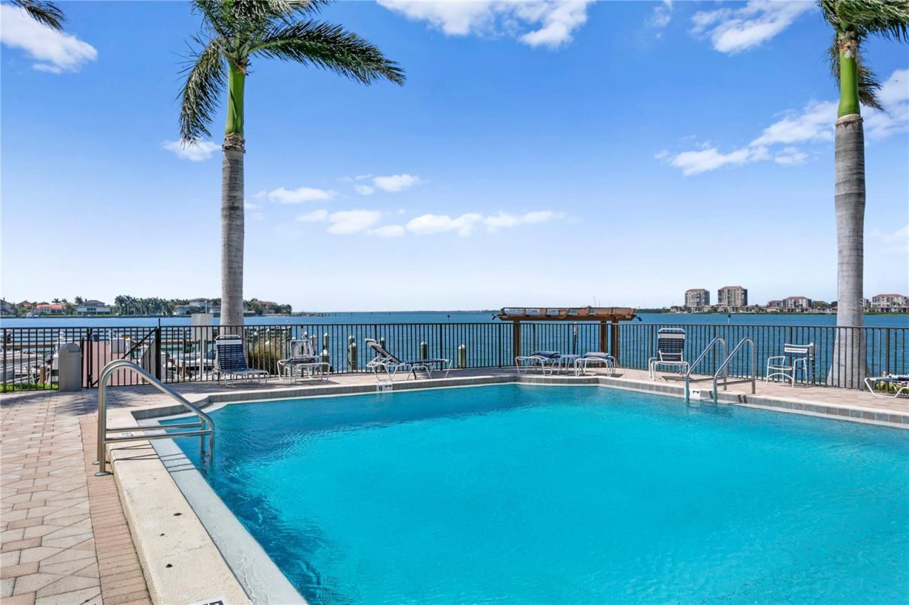 5200 Brittany Drive S, Unit 4-1102, Saint Petersburg, FL 33715 Photo