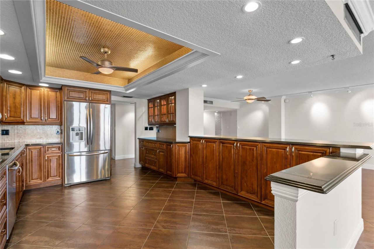 5200 Brittany Drive S, Unit 4-1102, Saint Petersburg, FL 33715 Photo