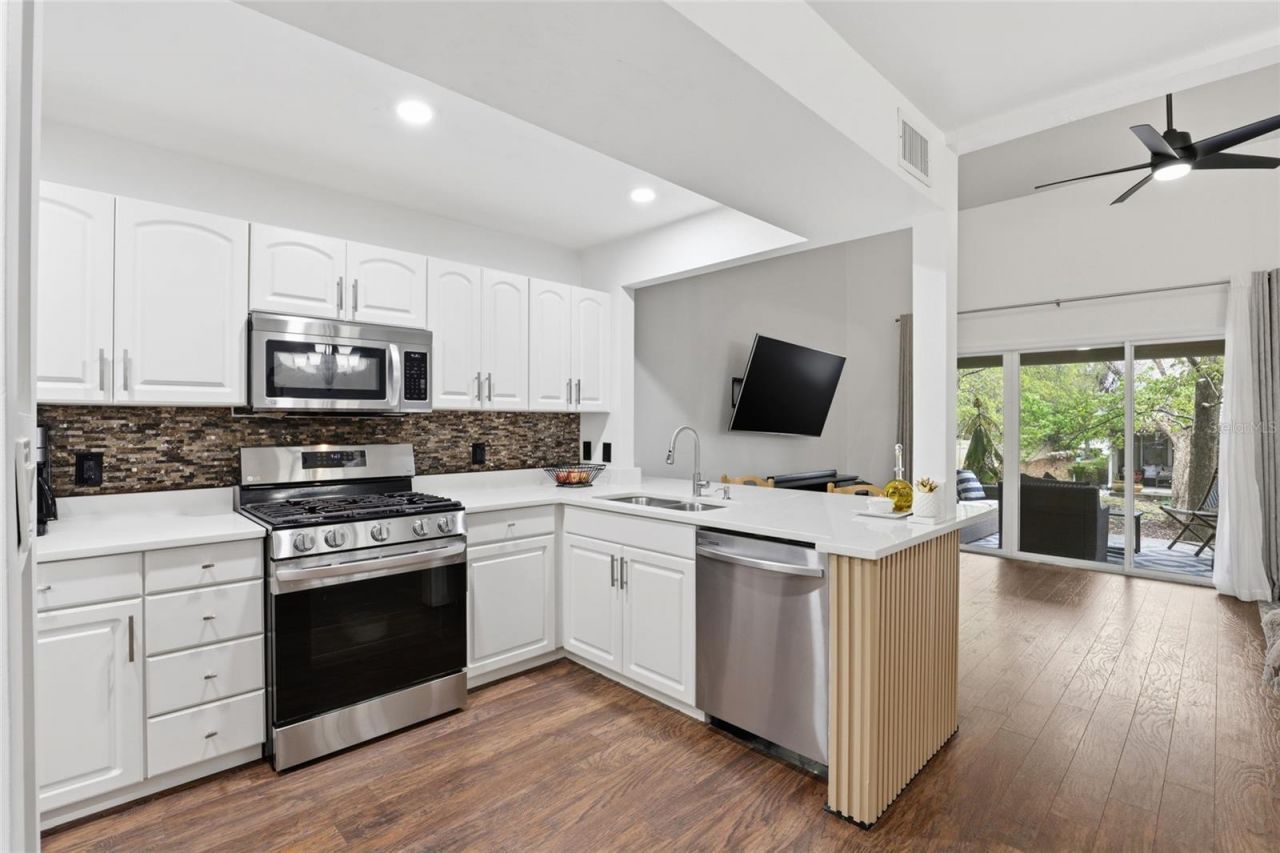 1215 NW 55 Street, Unit 7, Gainesville, FL 32605 Photo
