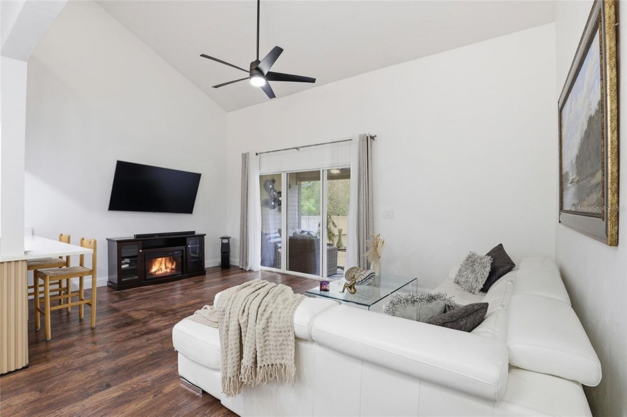 1215 NW 55 Street, Unit 7, Gainesville, FL 32605 Photo