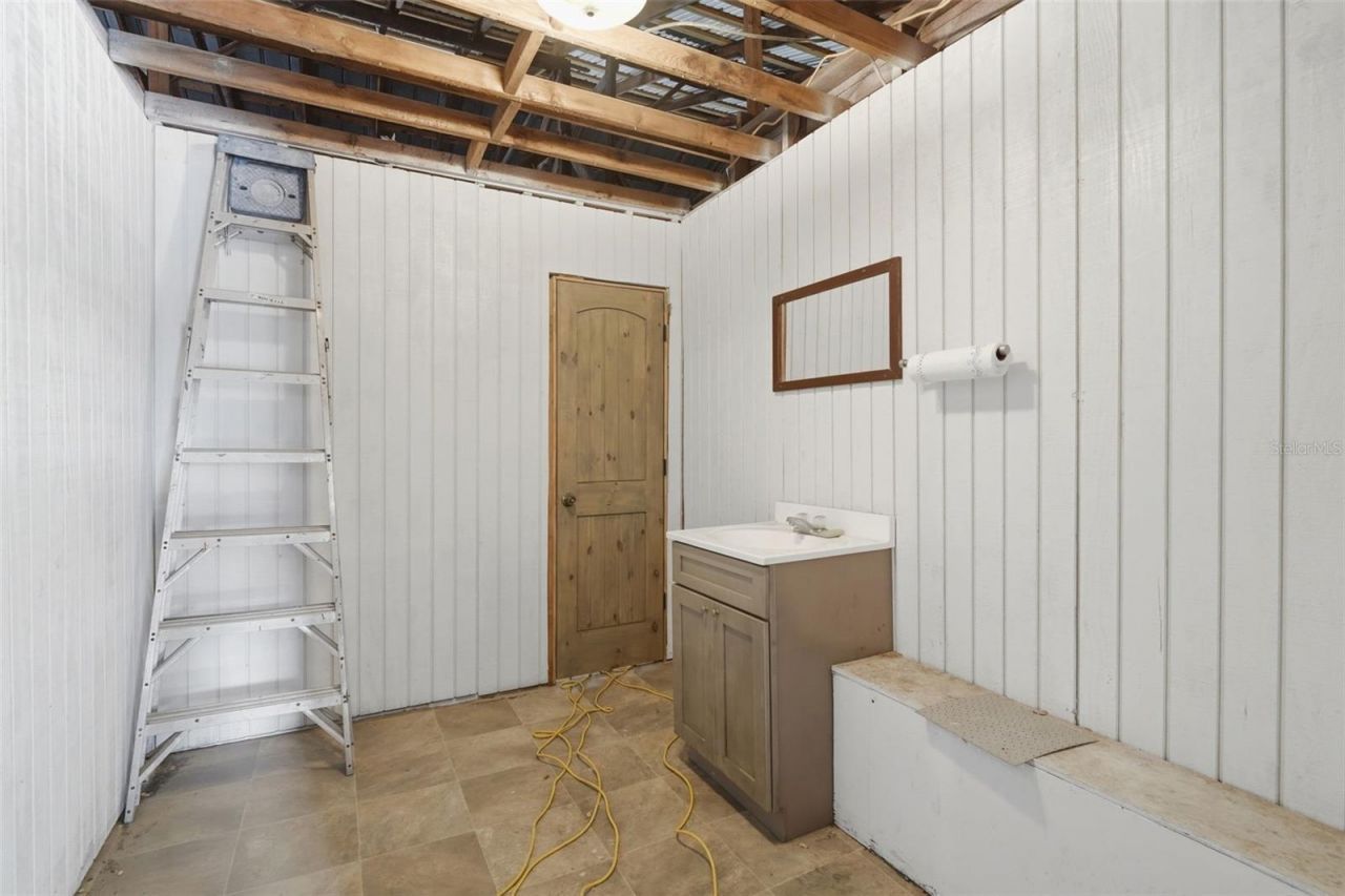 210 5th Street , Apopka, FL 32703 Photo