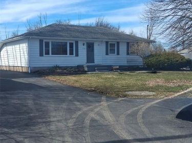 6342 Campbell Boulevard, Lockport, NY 14094