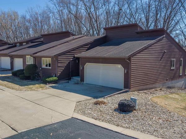 2917 Brookview Drive, FREEPORT, IL 61032