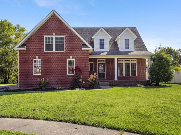 135 Weymouth Ct, Clarksville, TN 37043