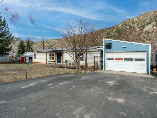 402 Apple Drive, New Castle, CO 81647