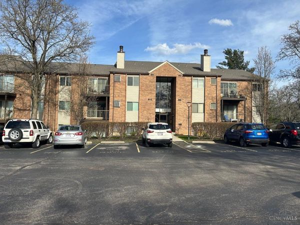 5985 Meadow Creek Drive, Unit 9, Milford, OH 45150