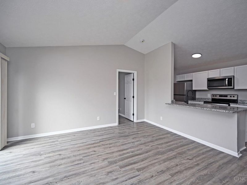 5985 Meadow Creek Drive, Unit 9, Milford, OH 45150 Photo 10