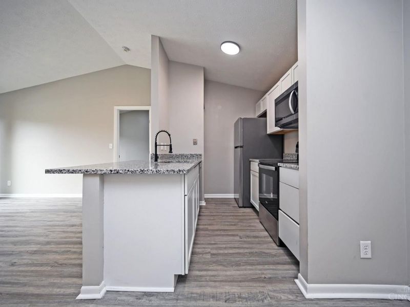 5985 Meadow Creek Drive, Unit 9, Milford, OH 45150 Photo 16