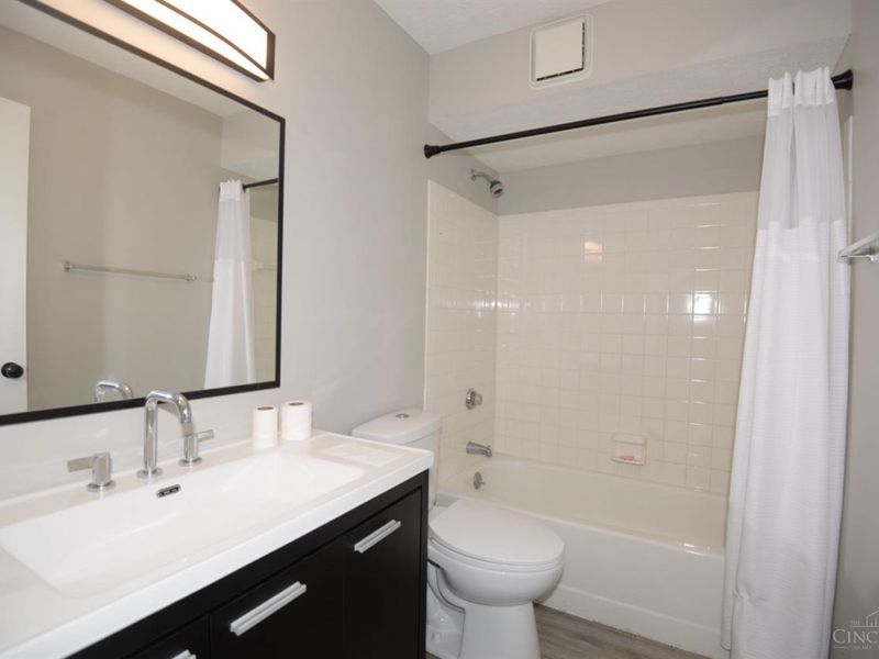 5985 Meadow Creek Drive, Unit 9, Milford, OH 45150 Photo 36