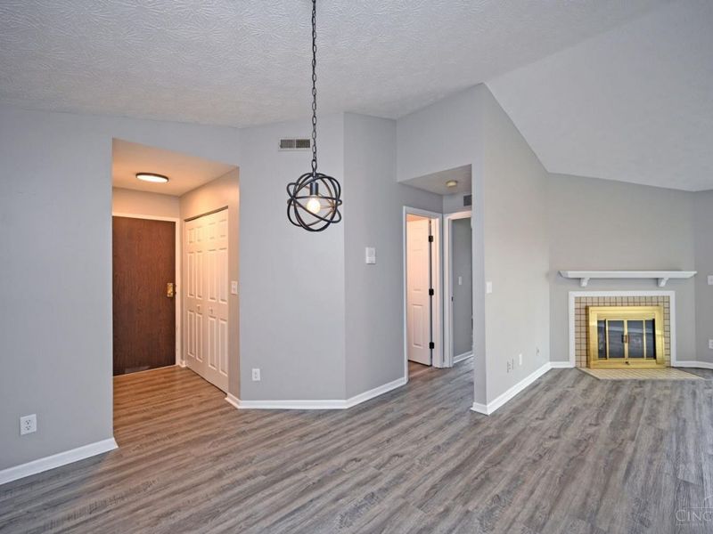 5985 Meadow Creek Drive, Unit 9, Milford, OH 45150 Photo 4