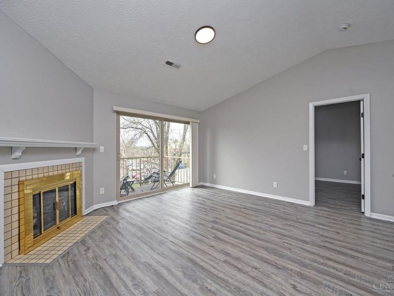 5985 Meadow Creek Drive, Unit 9, Milford, OH 45150 Photo 6