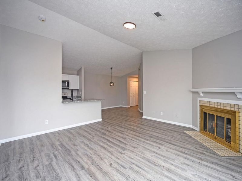 5985 Meadow Creek Drive, Unit 9, Milford, OH 45150 Photo 8