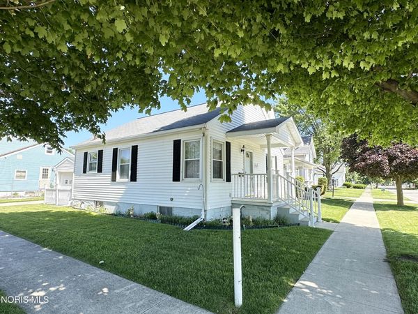 817 S Wood Street , Fostoria, OH 44830
