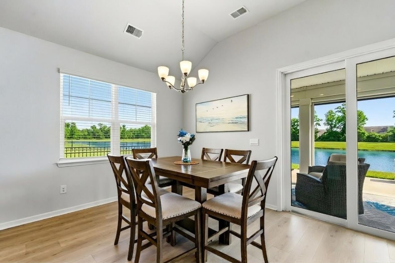 549 Pier Ct. Photo 10