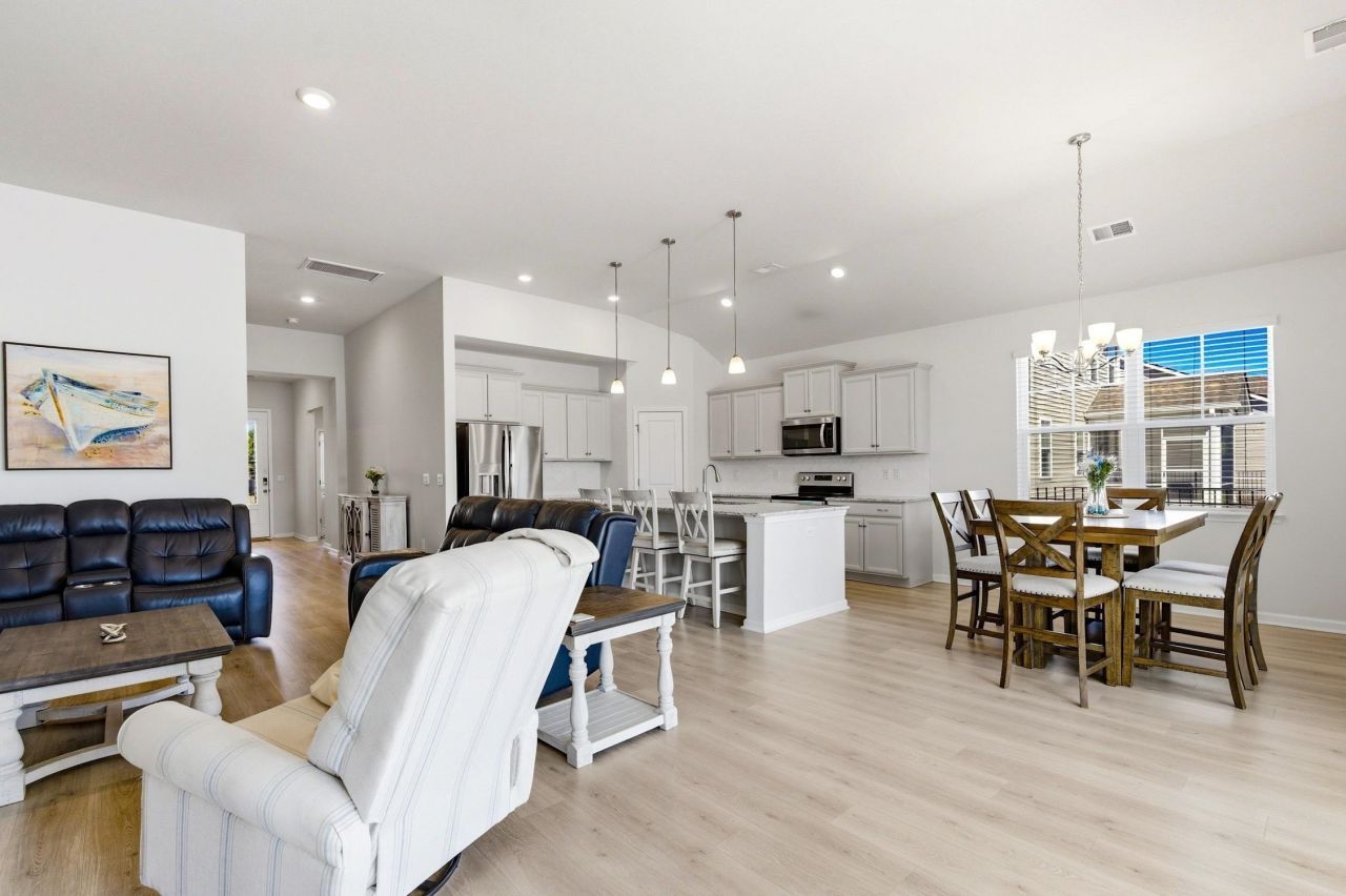 549 Pier Ct. Photo 11