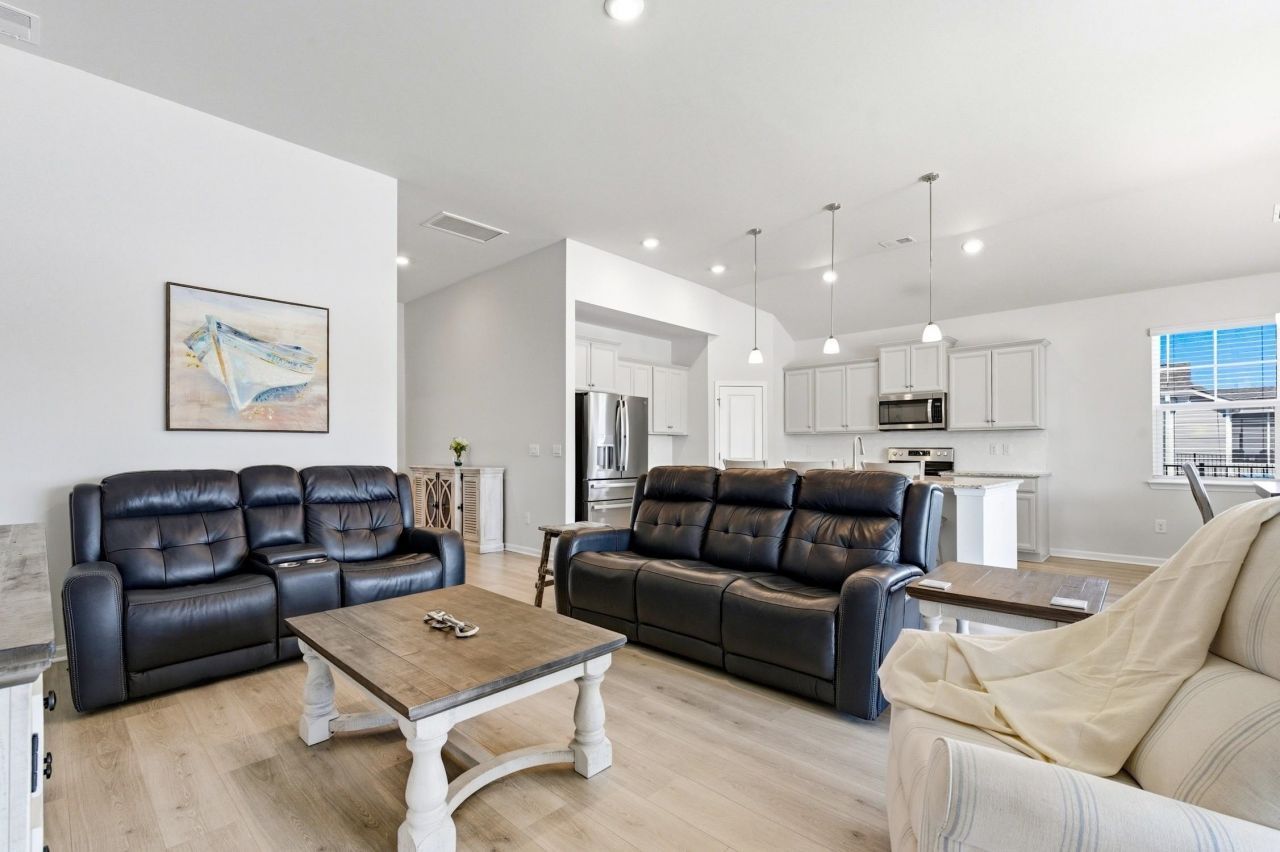 549 Pier Ct. Photo 16