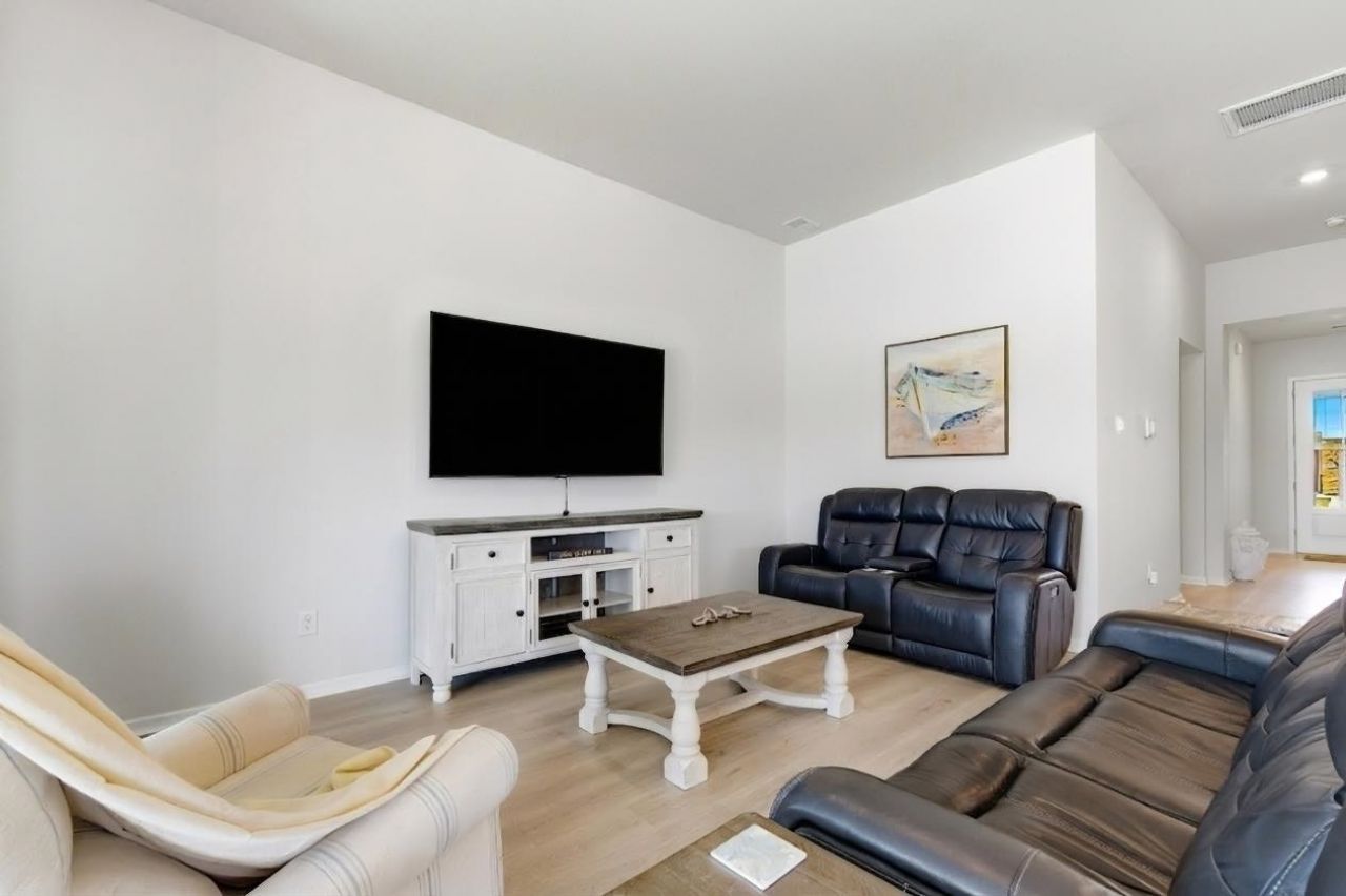 549 Pier Ct. Photo 24