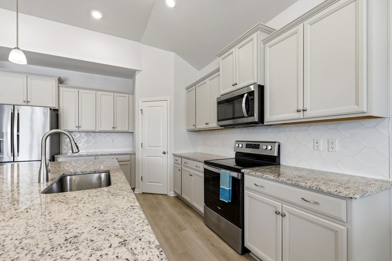 549 Pier Ct. Photo 7