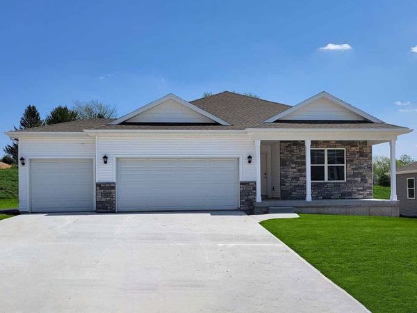 3735 Rueben Drive , Marion, IA 52302