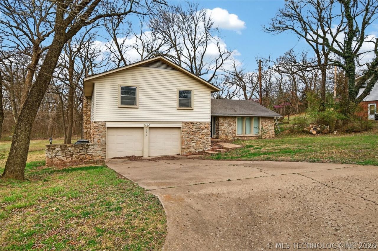 837 Winding Way, Bartlesville, OK 74006 Main Photo