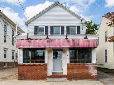 4 E Main St, West Brookfield, MA 01585