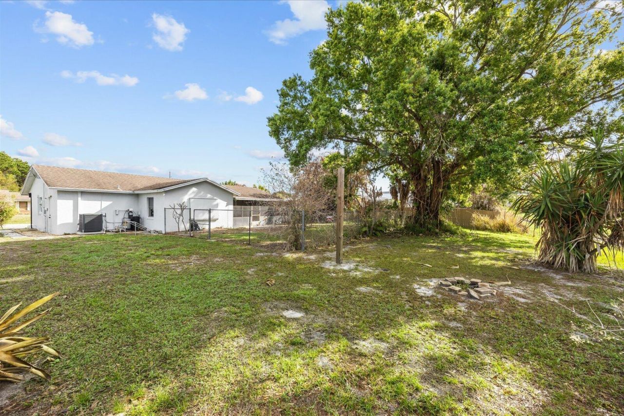 1250 SE Petunia Avenue, Port Saint Lucie, FL 34952 Photo