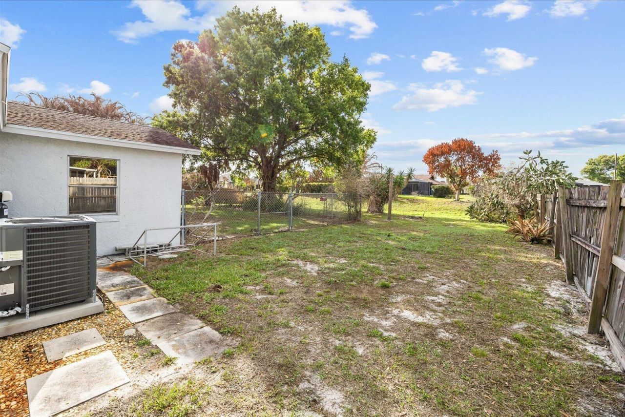 1250 SE Petunia Avenue, Port Saint Lucie, FL 34952 Photo