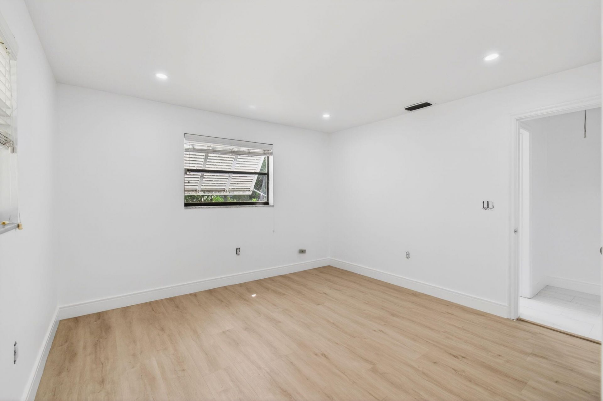 2101 Collier Avenue, Lake Worth Beach, FL 33461 Photo