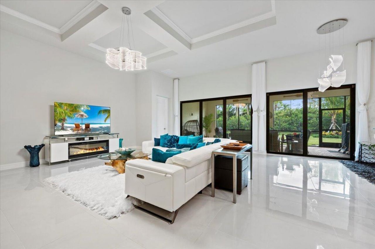 9132 Balsamo Drive, Palm Beach Gardens, FL 33412 Photo